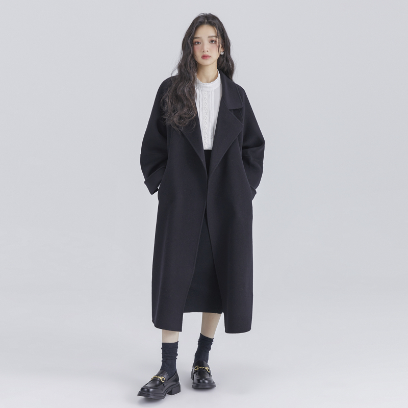 Женско палто от вълна, дълго, свободен силует, костюмска яка, закопчаване с връзки