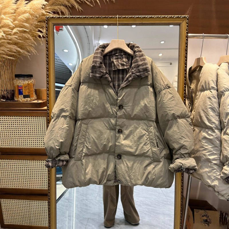 Pehelykabát, középhosszú kapucnival, kockás panel dizájn, vastag szigetelés, kacsapehely töltet 101–200 g, pehelytartalom 51–55%