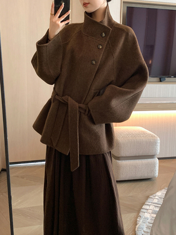 Palton scurt Chenille pentru femei, guler de blană, iarna 2025, amestec Spandex, șnur de strângere, croi drept, mâneci lungi