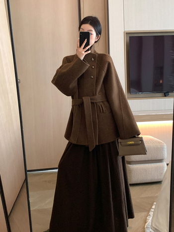 Palton scurt Chenille pentru femei, guler de blană, iarna 2025, amestec Spandex, șnur de strângere, croi drept, mâneci lungi