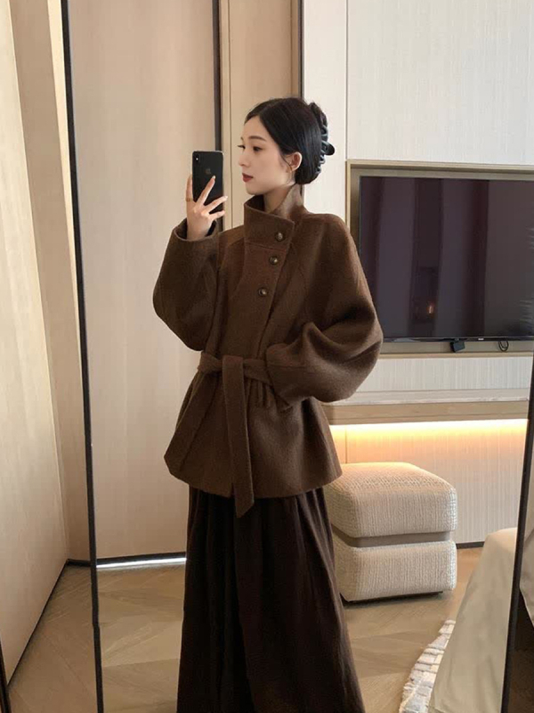 Palton scurt Chenille pentru femei, guler de blană, iarna 2025, amestec Spandex, șnur de strângere, croi drept, mâneci lungi