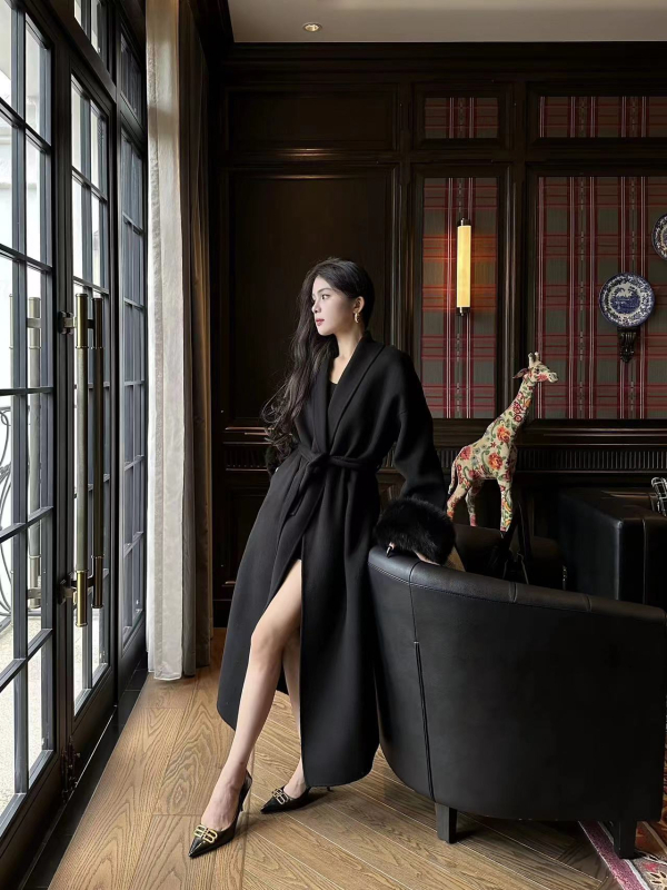 Дамско двустранно палто от вълна със сваляеми ръкави от лисица, дълга дължина, предно връзване, V-образно деколте