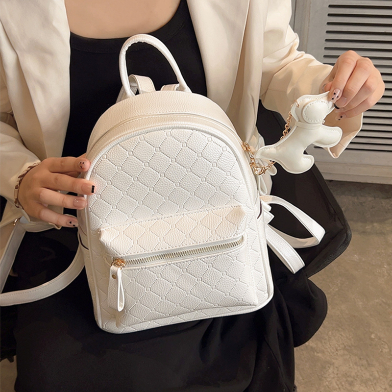 Ruksak PU – gradski minimalistički stil, vodootporan, zatvaranje na zip, unutarnji džepovi: džep sa zipom, džep za mobitel, džep za osobnu iskaznicu