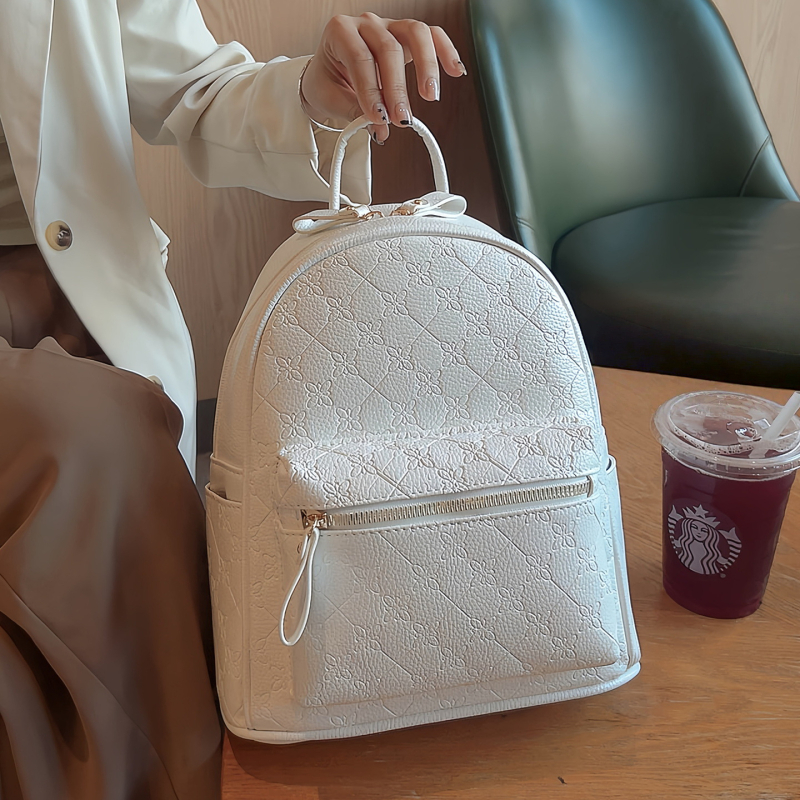 Ruksak PU – gradski minimalistički stil, vodootporan, zatvaranje na zip, unutarnji džepovi: džep sa zipom, džep za mobitel, džep za osobnu iskaznicu