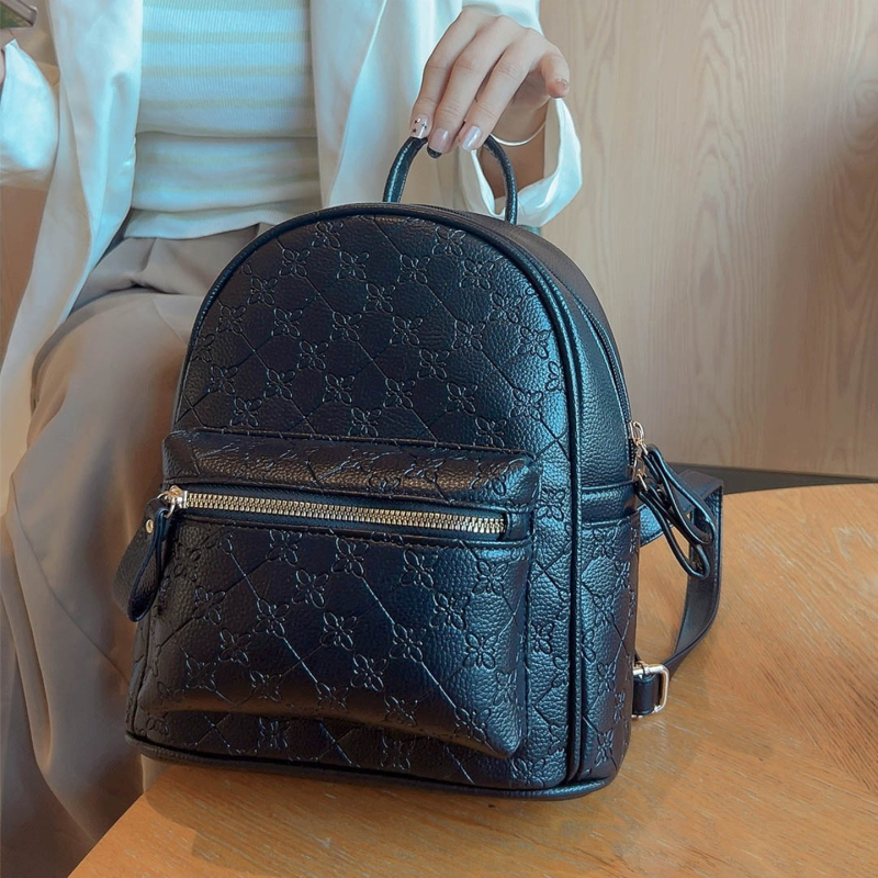 Ruksak PU – gradski minimalistički stil, vodootporan, zatvaranje na zip, unutarnji džepovi: džep sa zipom, džep za mobitel, džep za osobnu iskaznicu