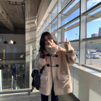 Дамско палто от велур с изкуствен пух, корейски стил, дебел, свободен силует, лацкан, закопчаване с катарами, обикновена дължина (50–65 см)