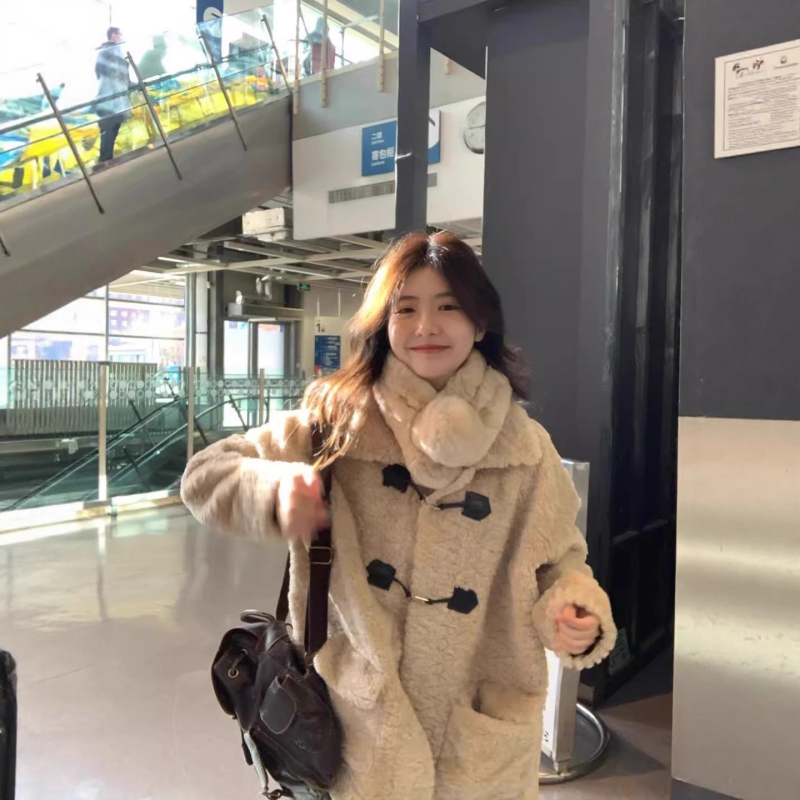 Дамско палто от велур с изкуствен пух, корейски стил, дебел, свободен силует, лацкан, закопчаване с катарами, обикновена дължина (50–65 см)