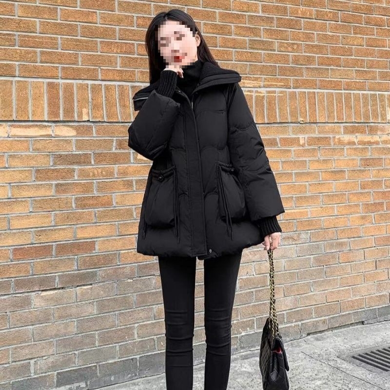 Pamuk kaput s vunenim punjenjem i svilenim baršunom, ovratnik polo, nije odvojiv, stil zrele dame