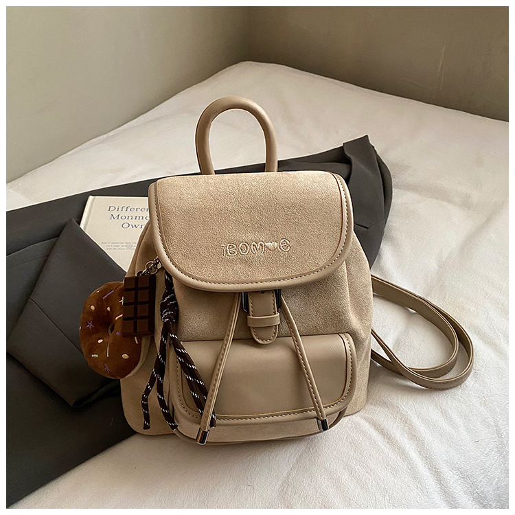 Ranac s PU materijalom (PU materijal; vodootporan; zatvaranje poklopcem; džep za mobitel) — gradski stil, jesen 2025