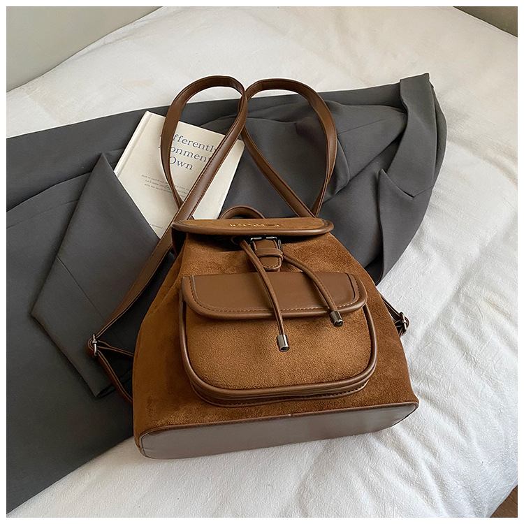 Ranac s PU materijalom (PU materijal; vodootporan; zatvaranje poklopcem; džep za mobitel) — gradski stil, jesen 2025