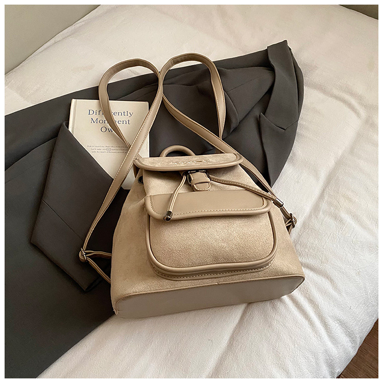 Ranac s PU materijalom (PU materijal; vodootporan; zatvaranje poklopcem; džep za mobitel) — gradski stil, jesen 2025