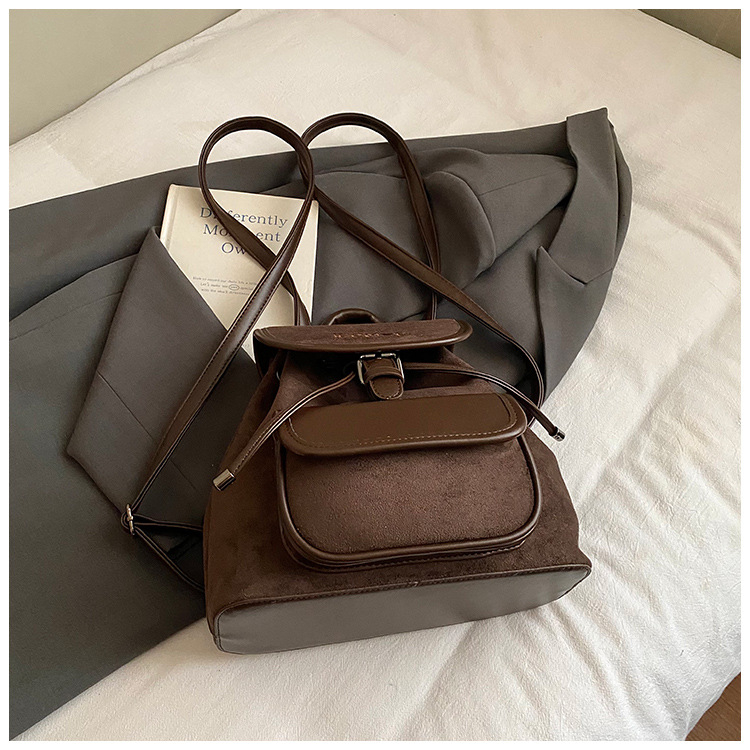 Ranac s PU materijalom (PU materijal; vodootporan; zatvaranje poklopcem; džep za mobitel) — gradski stil, jesen 2025