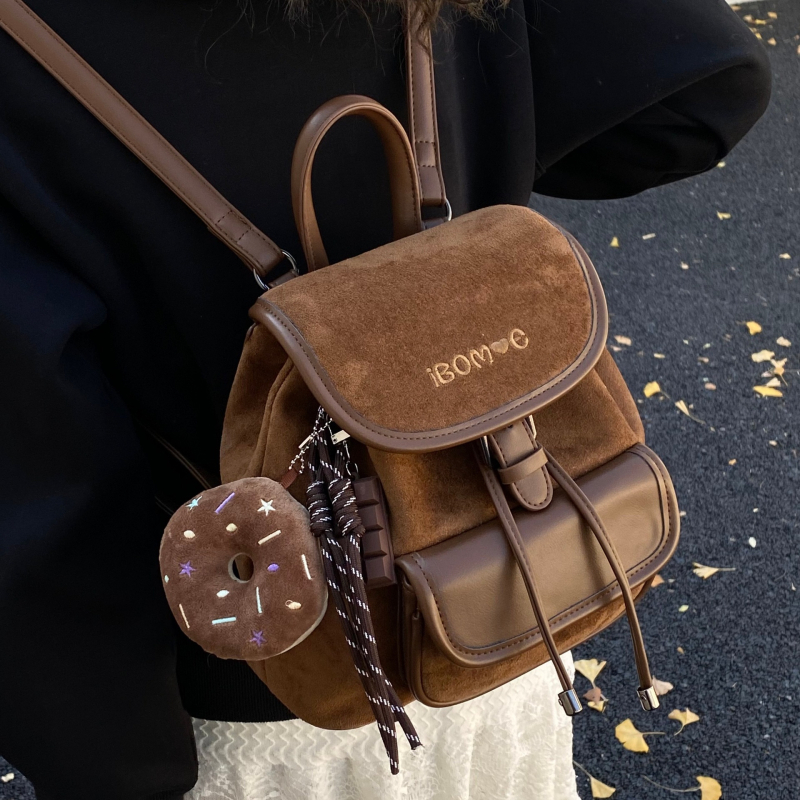 Ranac s PU materijalom (PU materijal; vodootporan; zatvaranje poklopcem; džep za mobitel) — gradski stil, jesen 2025