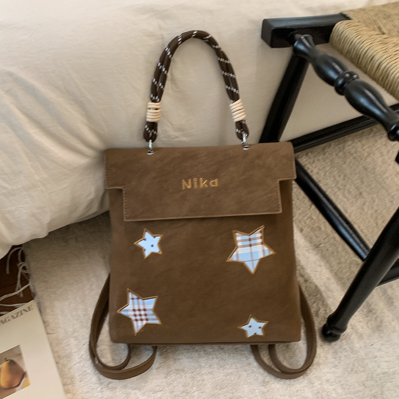 Рюкзак PU материя, уличен стил, голям капацитет, вътрешен джоб с цип, затваряне с капак