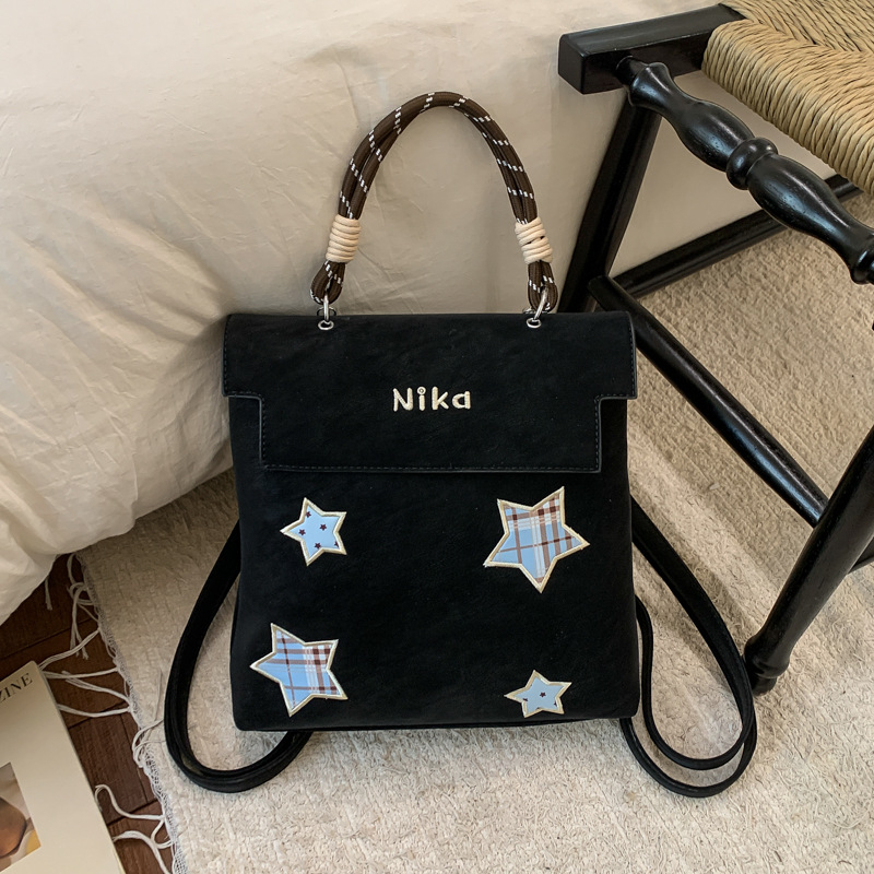 Рюкзак PU материя, уличен стил, голям капацитет, вътрешен джоб с цип, затваряне с капак