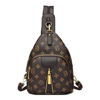 Дамска раница от PVC, градски минималистичен стил, ципно затваряне, полиестерна подплата, водоустойчива и износоустойчива