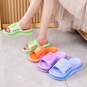 Papuče s debelim potplatom, plastični gornji dio, PVC potplat, okrugla špička, casual stil, proljeće 2025