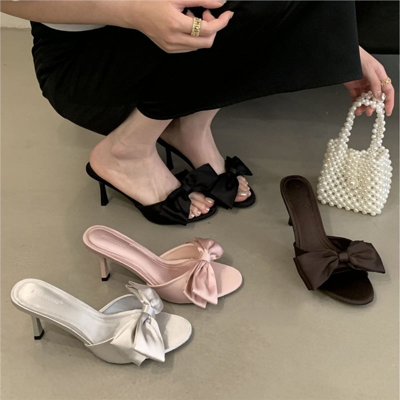 Női masnis magas sarkú szandál, felső rész: szuper rost, talp: gumi, nyár 2025