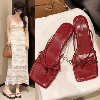 Ženske sandale na platformi s leopard printom, tanke naramenice, kvadratni vrh, PU gornji dio, gumeni potplat