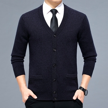 Кашмирен кардиган за мъже - V-образно деколте, удебелен вълнен материал, едноцветен, за мъже на средна възраст, делови стил