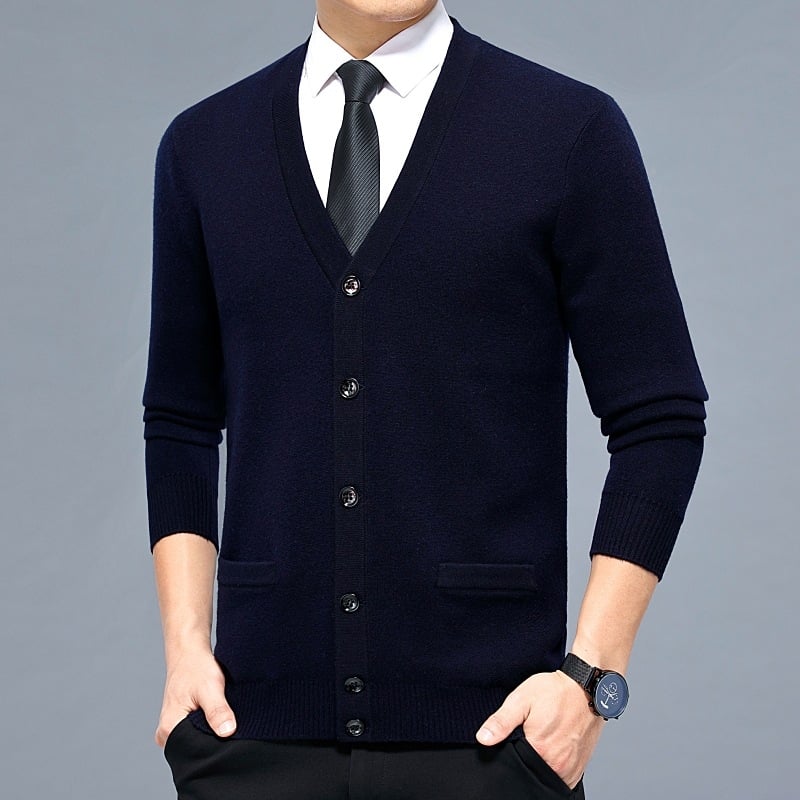 Кашмирен кардиган за мъже - V-образно деколте, удебелен вълнен материал, едноцветен, за мъже на средна възраст, делови стил