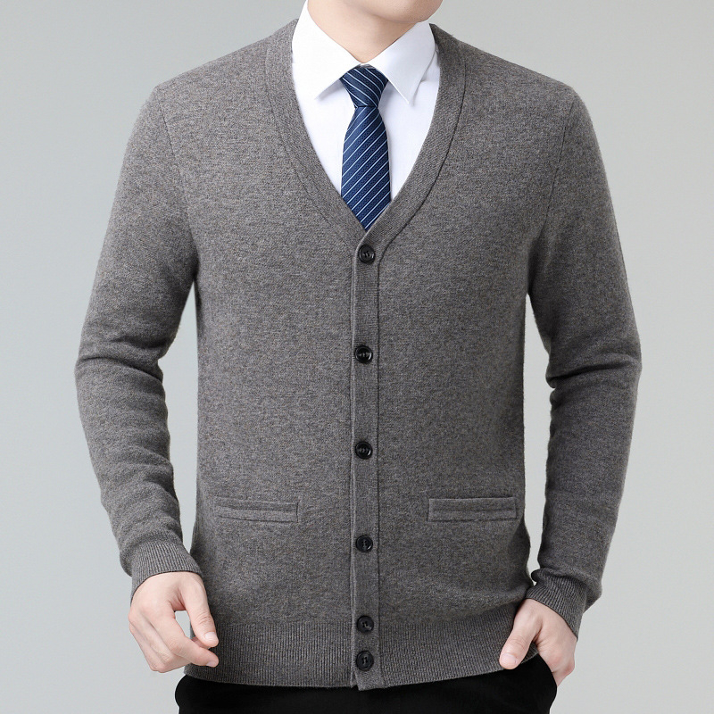 Кашмирен кардиган за мъже - V-образно деколте, удебелен вълнен материал, едноцветен, за мъже на средна възраст, делови стил