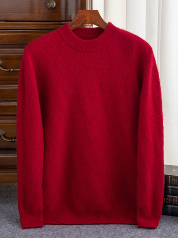 Пуловер от кашмир – 95% кашмир съдържание, плътно плетиво, кръгла яка, дълги ръкави, свободна кройка