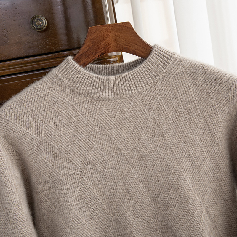 Пуловер от кашмир – 95% кашмир съдържание, плътно плетиво, кръгла яка, дълги ръкави, свободна кройка