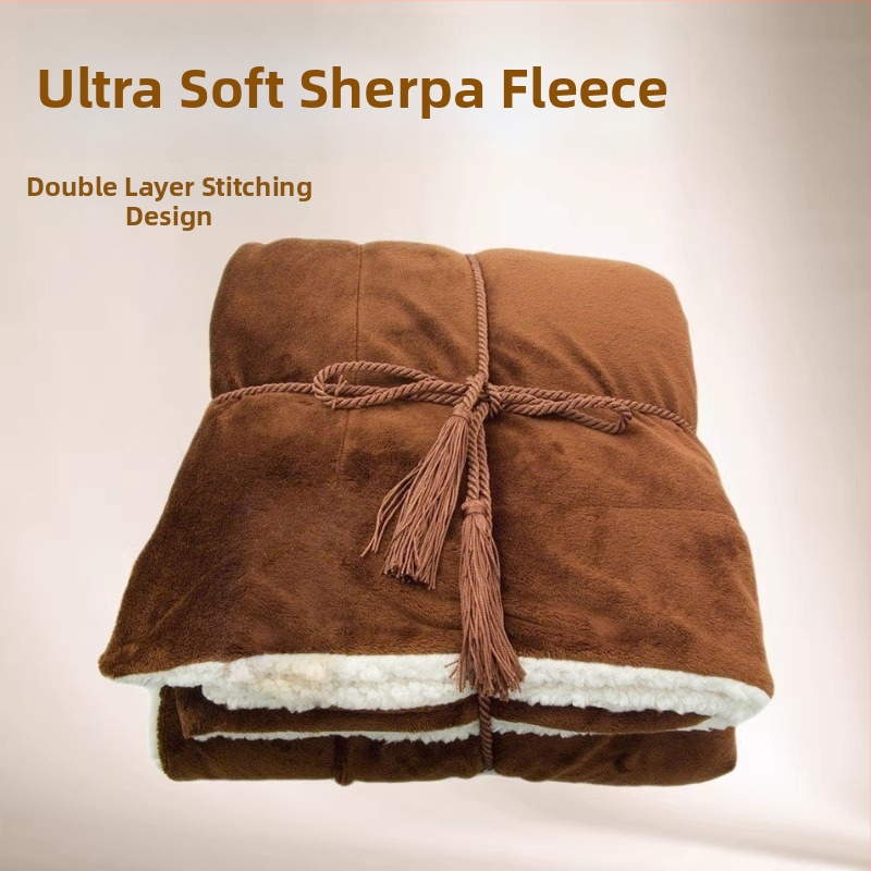 Κουβέρτα φλις πολυεστέρα με τριγωνικό σχέδιο και άκρη lock-edge, 250–450 g/m², χρήση άνοιξη-φθινόπωρο, προσαρμοσμένη επεξεργασία