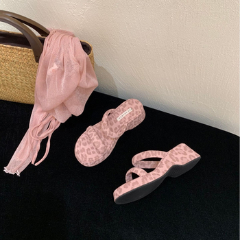 Ženske sandale otvorenog prsta s platformom; gornji materijal: Super fiber; unutarnji materijal: Super fiber; potplat: guma; oblik prsta: okrugli; stil: korejska verzija