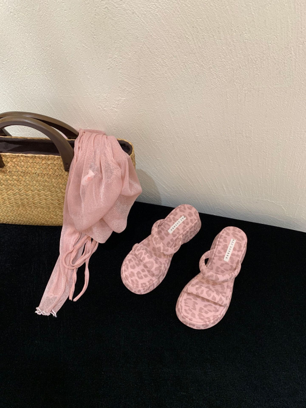 Ženske sandale otvorenog prsta s platformom; gornji materijal: Super fiber; unutarnji materijal: Super fiber; potplat: guma; oblik prsta: okrugli; stil: korejska verzija