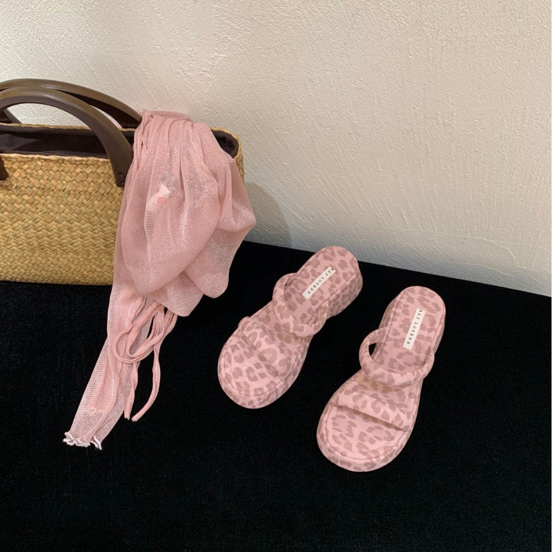 Ženske sandale otvorenog prsta s platformom; gornji materijal: Super fiber; unutarnji materijal: Super fiber; potplat: guma; oblik prsta: okrugli; stil: korejska verzija