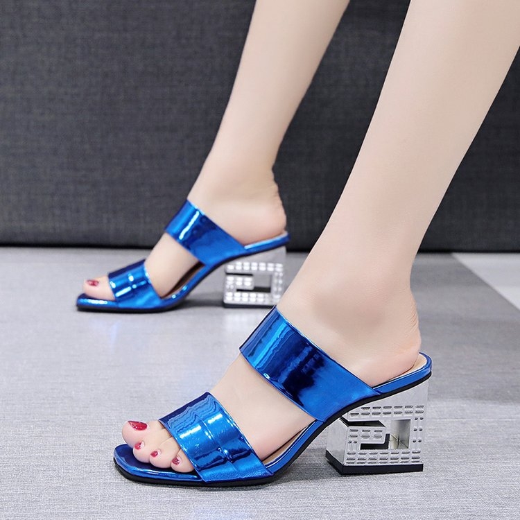 Ženske sandale s klinastim petom, color-block uzorak, PU gornji dio, gumena potplata, debljina đona 3–5 cm, visina potpetice 6–8 cm