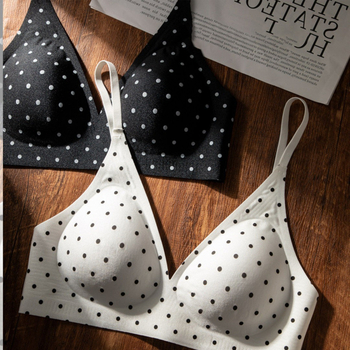 Set grudnjaka od pamuka, točkasti uzorak, stražnje zaključavanje s četiri reda kopči, fiksirane dvostruke naramenice, oblikovane košarice s tankim gornjim dijelom i debelim donjim dijelom