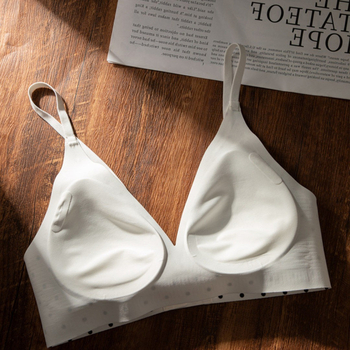 Set grudnjaka od pamuka, točkasti uzorak, stražnje zaključavanje s četiri reda kopči, fiksirane dvostruke naramenice, oblikovane košarice s tankim gornjim dijelom i debelim donjim dijelom