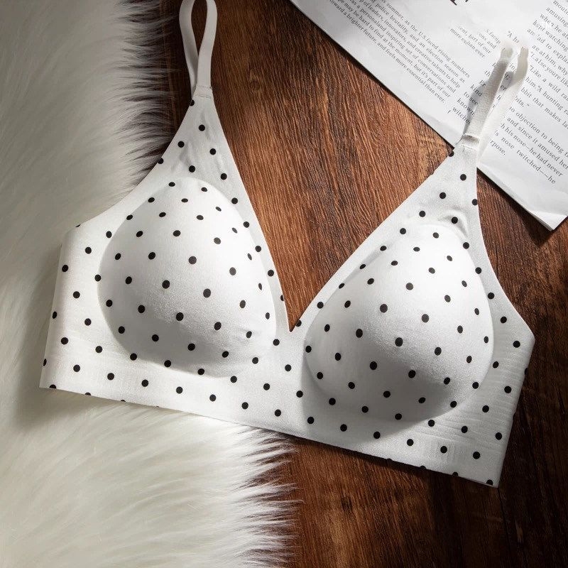 Set grudnjaka od pamuka, točkasti uzorak, stražnje zaključavanje s četiri reda kopči, fiksirane dvostruke naramenice, oblikovane košarice s tankim gornjim dijelom i debelim donjim dijelom