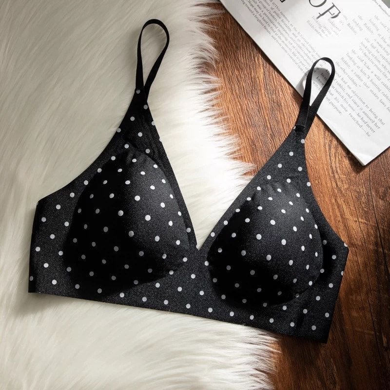 Set grudnjaka od pamuka, točkasti uzorak, stražnje zaključavanje s četiri reda kopči, fiksirane dvostruke naramenice, oblikovane košarice s tankim gornjim dijelom i debelim donjim dijelom