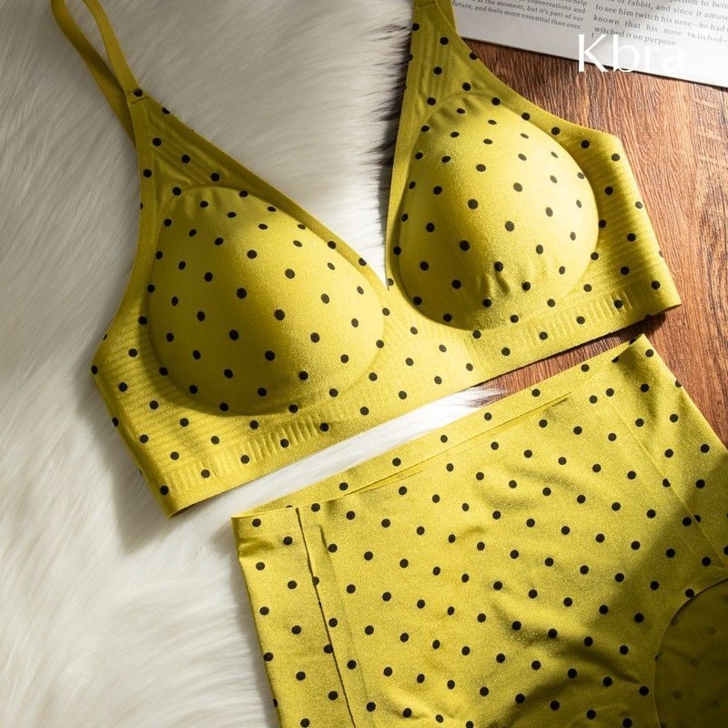 Set grudnjaka od pamuka, točkasti uzorak, stražnje zaključavanje s četiri reda kopči, fiksirane dvostruke naramenice, oblikovane košarice s tankim gornjim dijelom i debelim donjim dijelom