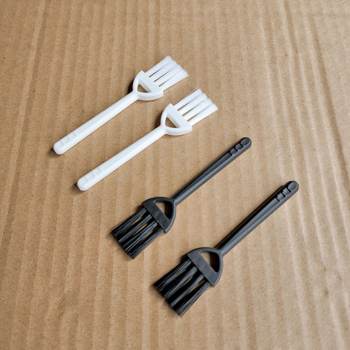 Kit de curățare pentru electronice: set de perițe Bluetooth pentru curățare telefon, tastatură și ecran, din ABS, 85 g, ambalaj 145x44x28 mm, include extractor de taste
