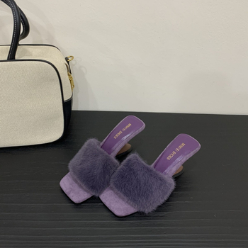 Női nyitott orrú bundás papucs velúr felsőrésszel, négyszögletes orr, PU bélés, gumírozott talp, 2025 ősz