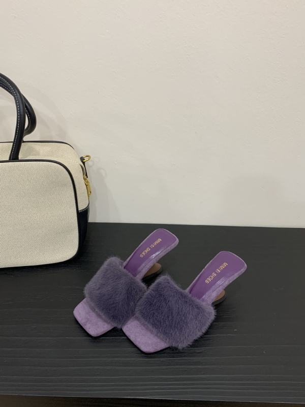 Női nyitott orrú bundás papucs velúr felsőrésszel, négyszögletes orr, PU bélés, gumírozott talp, 2025 ősz