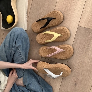Sandale s platformom za vanjsku upotrebu, gumeni potplat, debeli potplat, visina peta 3–5 cm, gornji dio od super vlakana