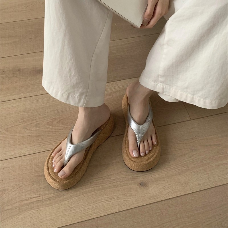 Sandale s platformom za vanjsku upotrebu, gumeni potplat, debeli potplat, visina peta 3–5 cm, gornji dio od super vlakana