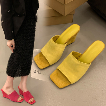 Platform szandál, PU felső rész, PU bélés, négyszögletes orr, gumi talp, nyár 2024