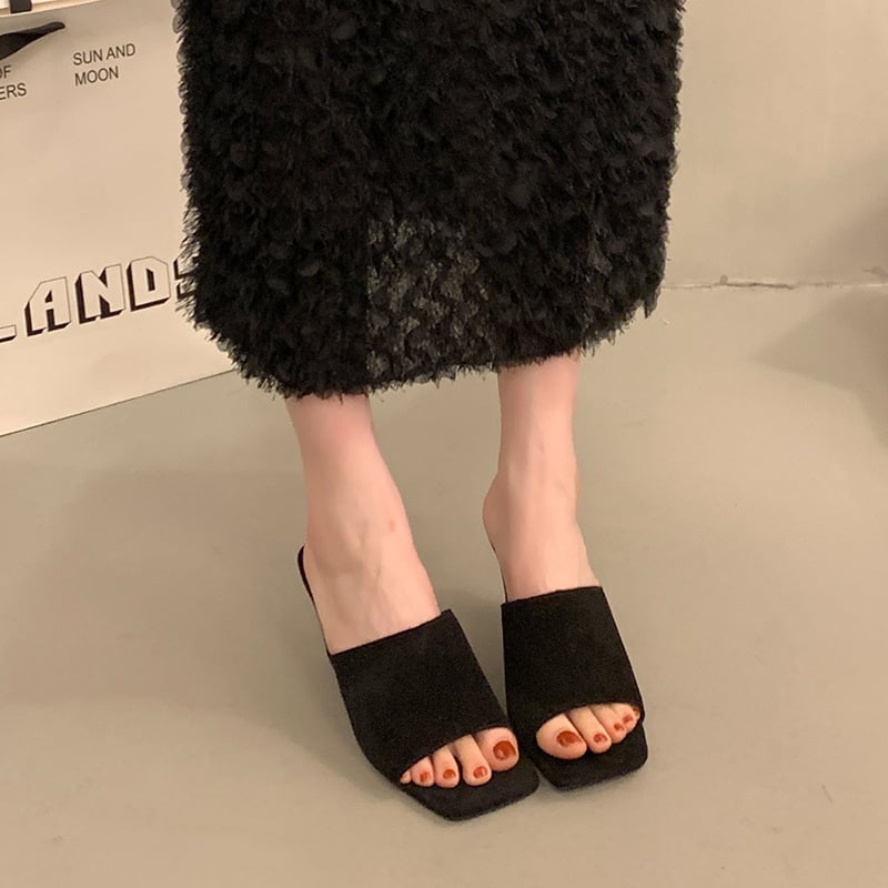 Platform szandál, PU felső rész, PU bélés, négyszögletes orr, gumi talp, nyár 2024