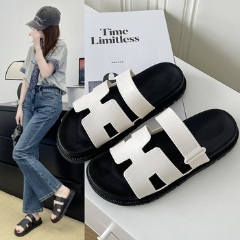 Női római szandál nyár 2025 — retro vastag talp, egypántos pánt, PVC felsőrész, PVC belső, PVC talp