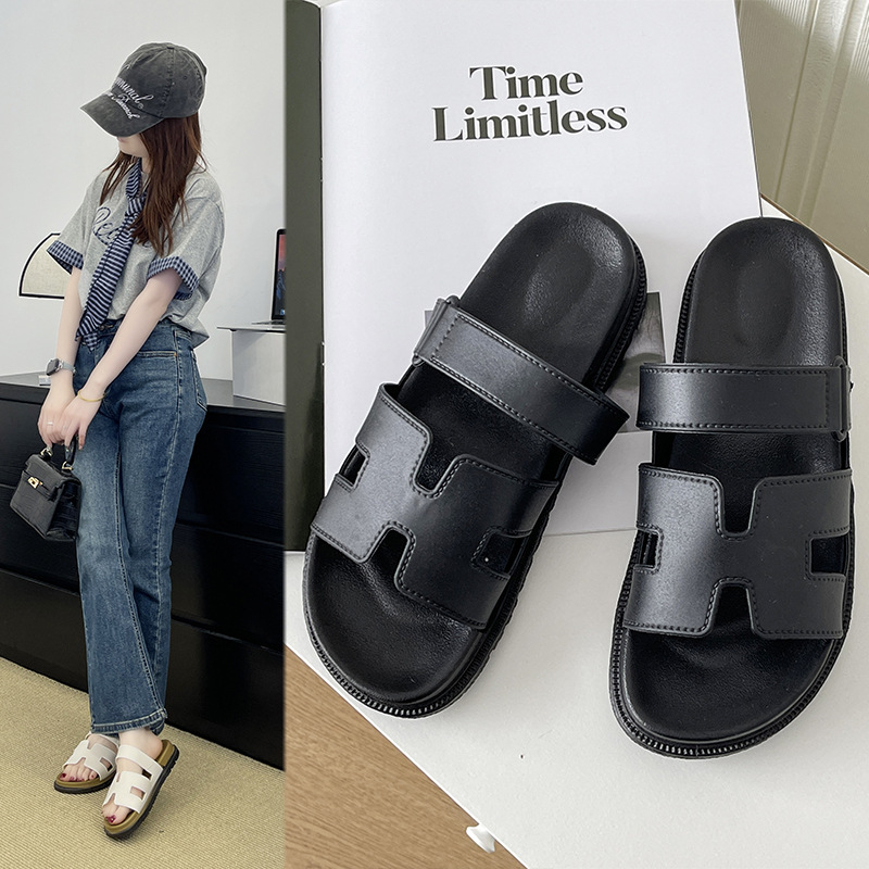 Női római szandál nyár 2025 — retro vastag talp, egypántos pánt, PVC felsőrész, PVC belső, PVC talp