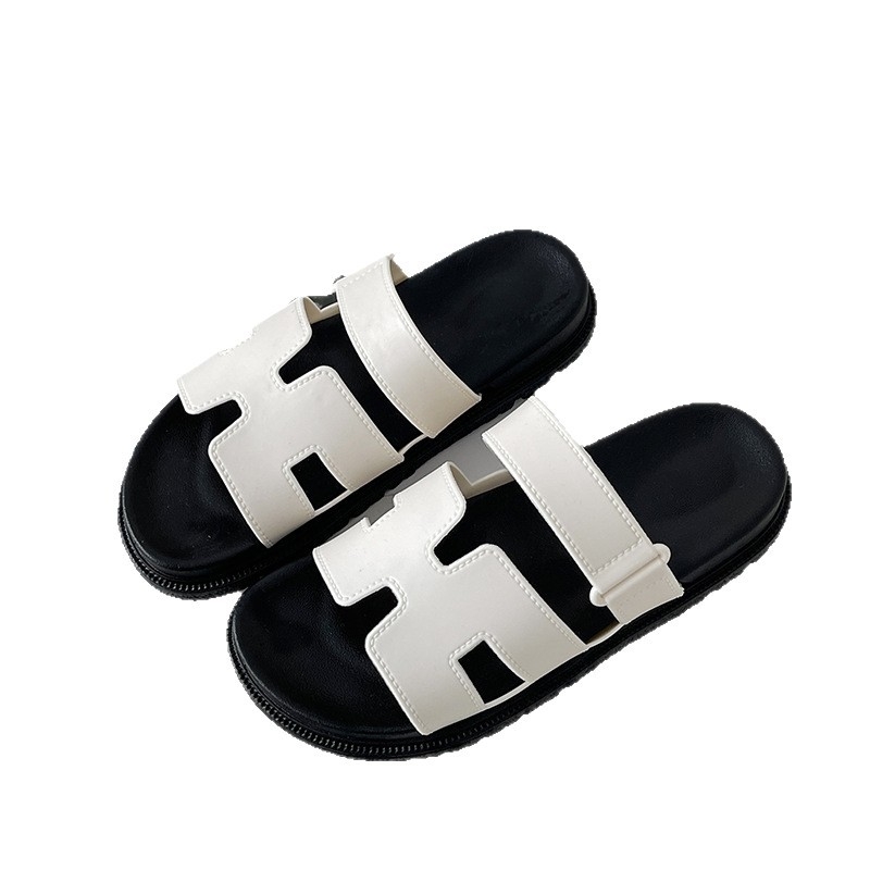 Női római szandál nyár 2025 — retro vastag talp, egypántos pánt, PVC felsőrész, PVC belső, PVC talp