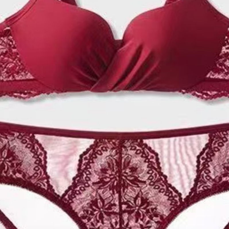 Set podprsenky z krajky, 3/4 košíčky, tvarované košíčky s tenkou hornou a hrubšou spodnou časťou, pevné ramienka, zadné zapínanie s tromi radmi háčikov