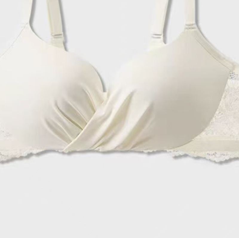 Set podprsenky z krajky, 3/4 košíčky, tvarované košíčky s tenkou hornou a hrubšou spodnou časťou, pevné ramienka, zadné zapínanie s tromi radmi háčikov